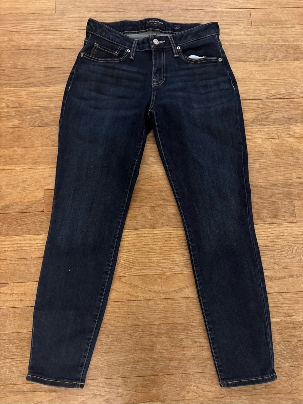 Lucky Brand Women's Dark Wash Straight Leg Jeans - Size 8 / 29R
 b94